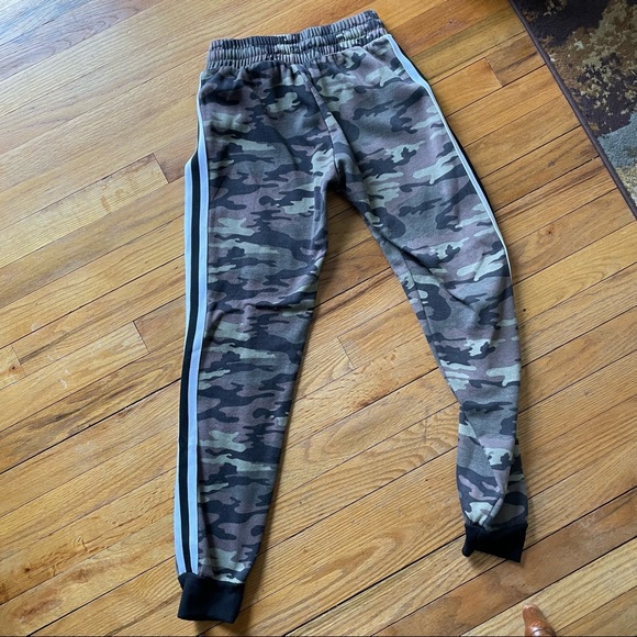🎉2X HP🎉XS Women’s Rue 21 Camo Pants - Picture 9 of 13